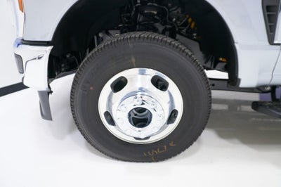 2027 Ford Super Duty F-350 DRW XL