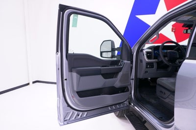2027 Ford Super Duty F-350 DRW XL
