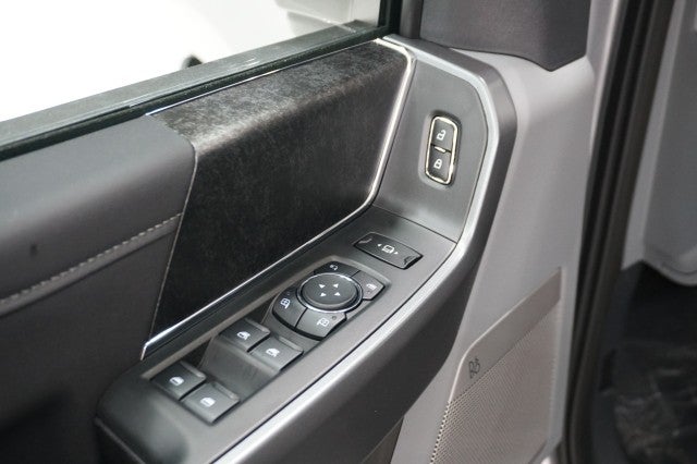 2027 Ford Super Duty F-350 DRW XL