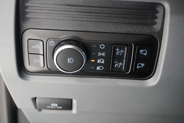 2027 Ford Super Duty F-350 DRW XL