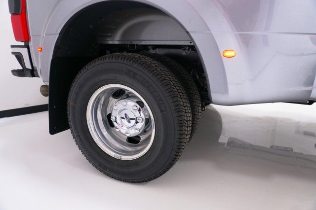 2027 Ford Super Duty F-350 DRW XL