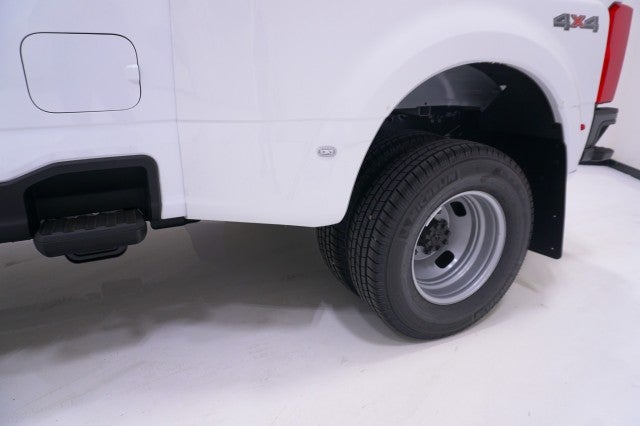 2027 Ford Super Duty F-350 DRW XL