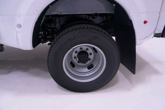 2027 Ford Super Duty F-350 DRW XL
