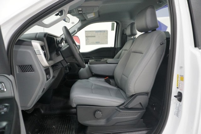 2027 Ford Super Duty F-350 DRW XL