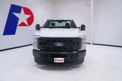 2027 Ford Super Duty F-350 DRW XL