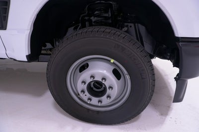 2027 Ford Super Duty F-350 DRW XL