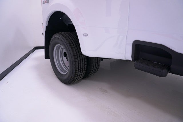 2027 Ford Super Duty F-350 DRW XL