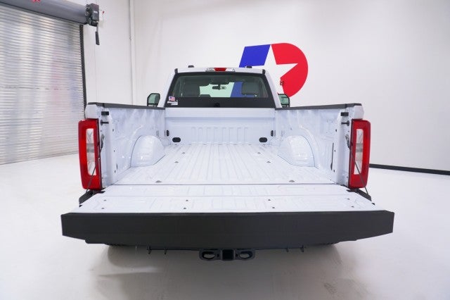 2027 Ford Super Duty F-350 DRW XL