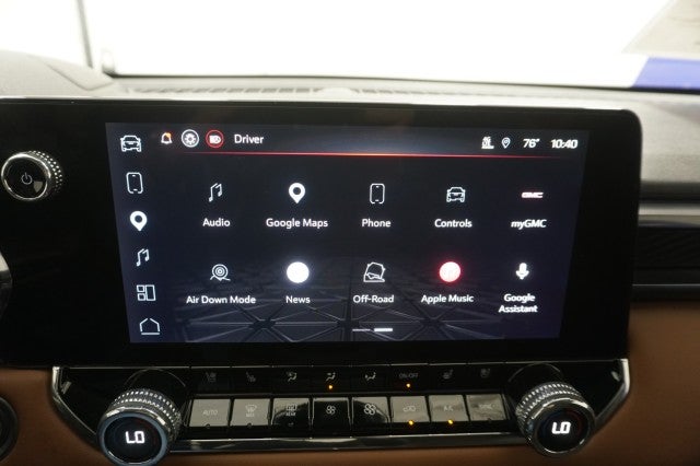 2025 GMC Canyon 4WD AT4