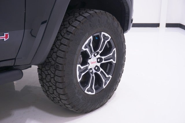 2025 GMC Canyon 4WD AT4