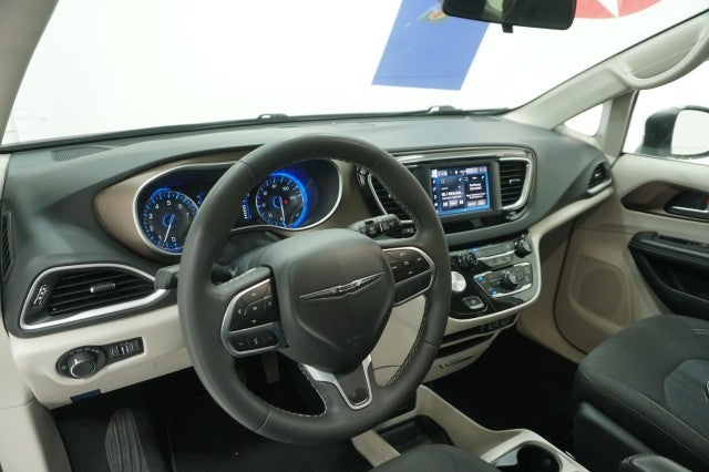 2022 Chrysler Voyager (fleet-only) LX