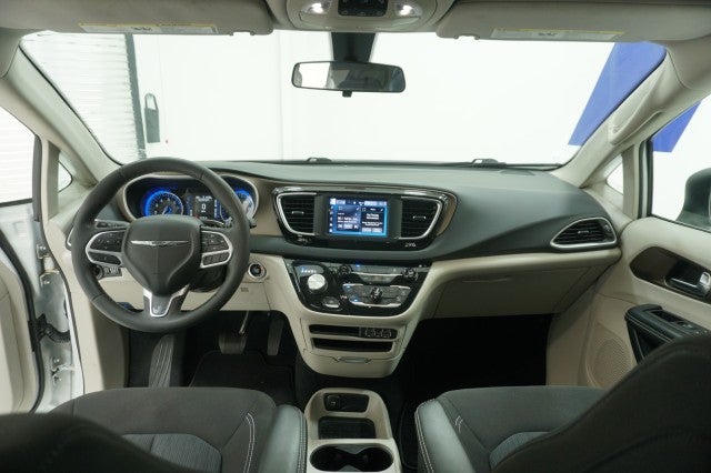 2022 Chrysler Voyager (fleet-only) LX