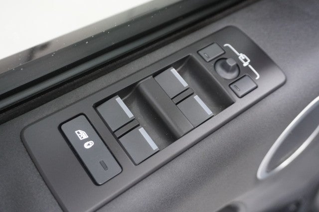 2025 Land Rover Discovery S